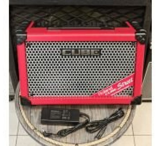 Roland Cube Street RD гитарный комбоусилитель USED