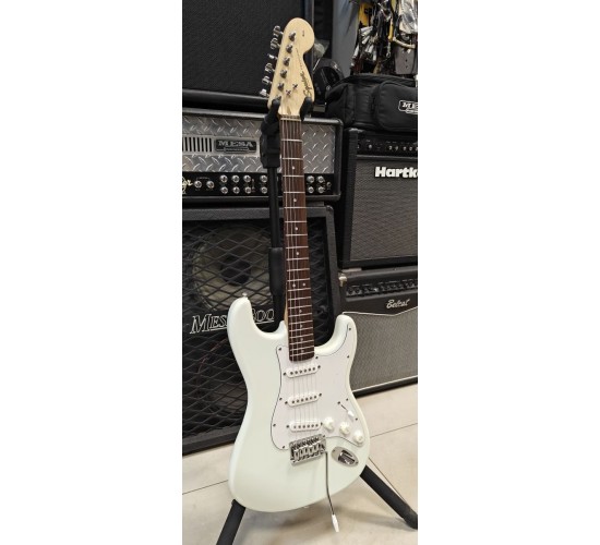 Fender Squier Stratocaster Affinity SSS электрогитара, цвет Olympic White USED