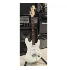 Fender Squier Stratocaster Affinity SSS электрогитара, цвет Olympic White USED