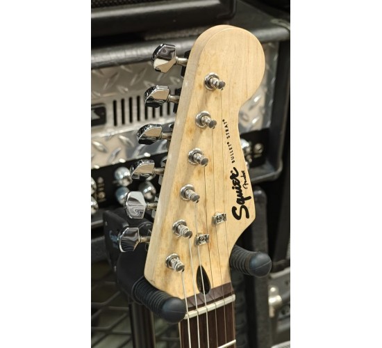 Fender Squier Bullet Stratocaster электрогитара, цвет белый USED