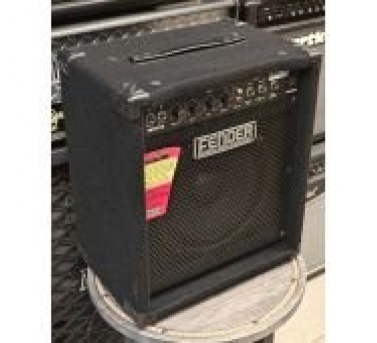 Fender RUMBLE 25 комбоусилитель басовый USED