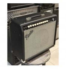 Fender Deluxe 112 Plus гитарный транзисторный комбоусилитель, США USED