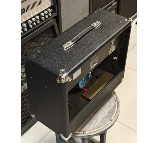 Fender Deluxe 112 Plus гитарный транзисторный комбоусилитель, США USED
