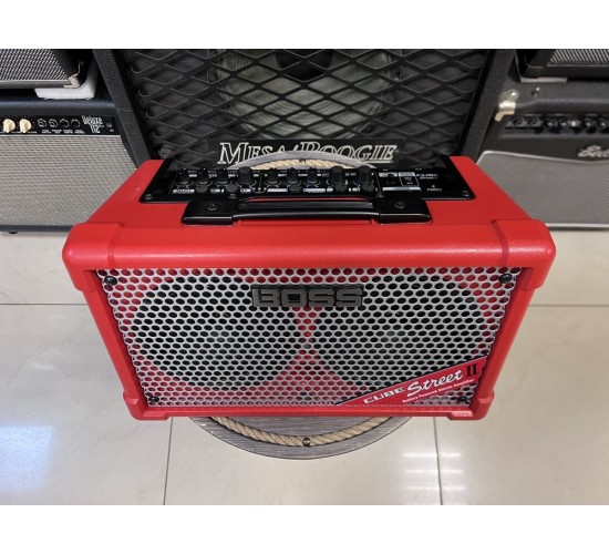 Boss Cube Street II Red стерео усилитель для гитары и вокала,  с чехлом, цвет красный Roland USED