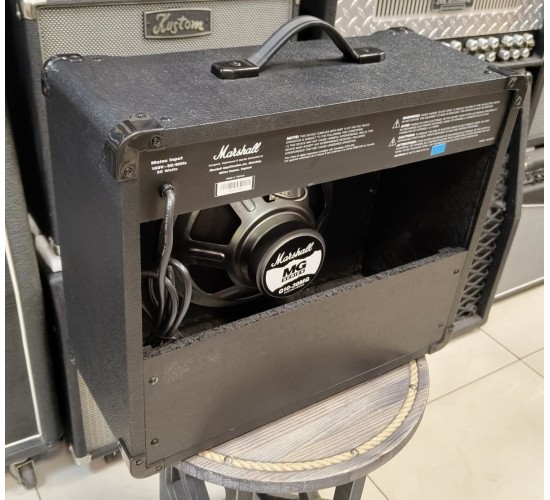 Marshall MG30DFX гитарный транзисторный комбоусилитель, 30 Вт USED