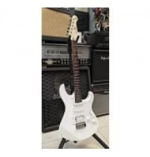Yamaha Pacifica PAC012 WH электрогитара, цвет белый USED