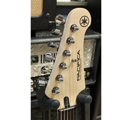 Yamaha Pacifica PAC112V BL электрогитара, цвет черный USED