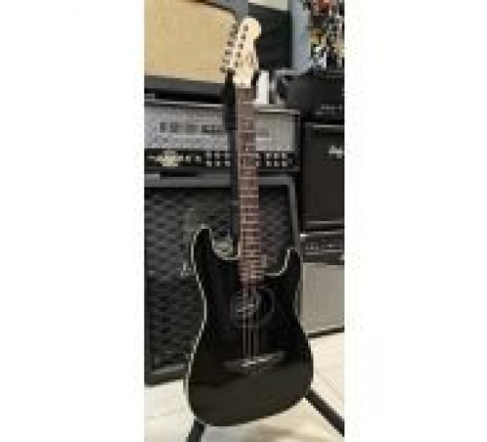 Fender Squier Stratacoustic Black электроакустическая гитара, дредноут, цвет черный USED
