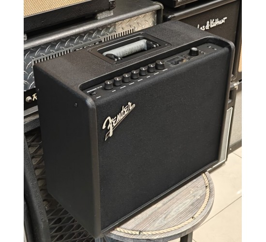 Fender Mustang GT 100 моделирующий гитарный комбоусилитель, 100 Вт USED