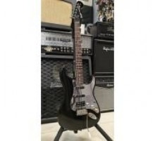 Fender Squier Stratocaster Standard HSS Black and Chrome электрогитара, цвет черный USED