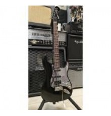 Fender Squier Stratocaster Standard HSS Black and Chrome электрогитара, цвет черный USED