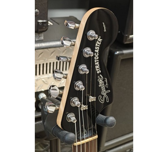 Fender Squier Stratocaster Standard HSS Black and Chrome электрогитара, цвет черный USED