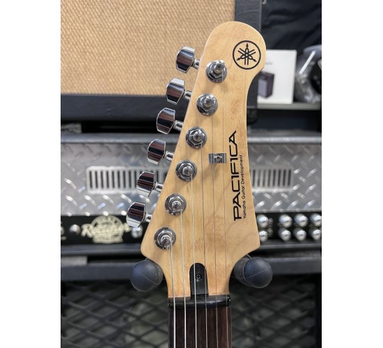 Yamaha Pacifica PAC120H VW электрогитара, цвет белый USED