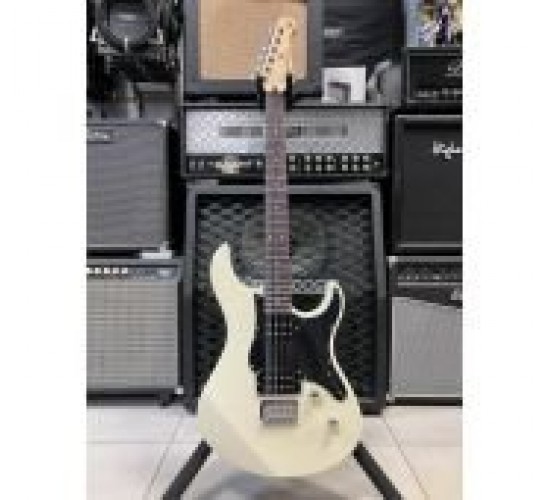 Yamaha Pacifica PAC120H VW электрогитара, цвет белый USED