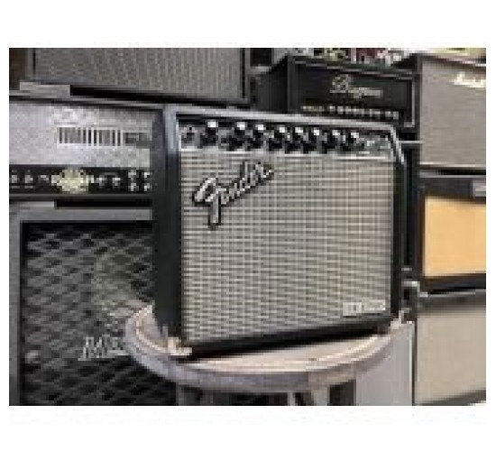 Fender Studio Drive Reverb SDR-15CE гитарный комбоусилитель USED