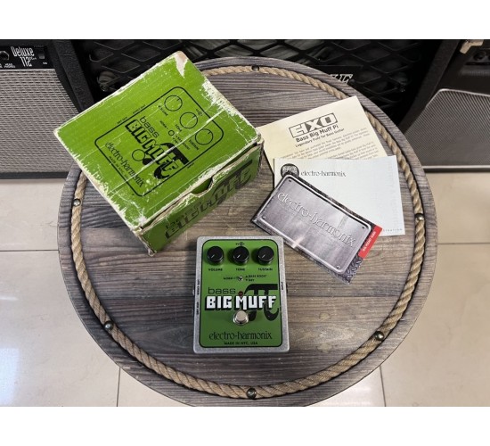 Electro-Harmonix bass BIG MUFF Pi басовая педаль - дисторшн, фузз USED