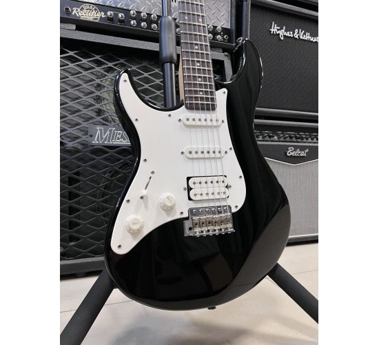 Yamaha Pacifica 112JL BL электрогитара левосторонняя, цвет черный USED