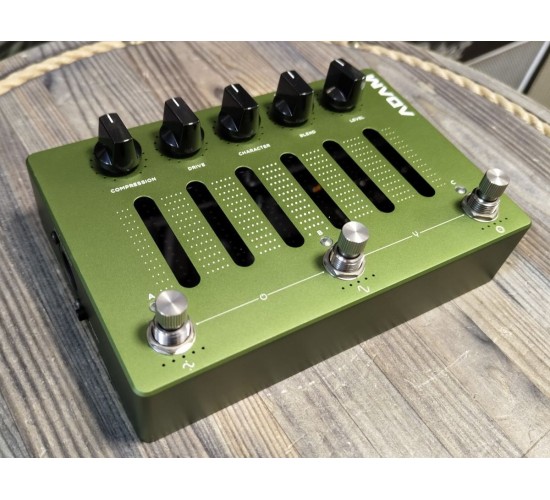 Darkglass Electronics Distorting Advanced Machine (ADAM) дисторшн для баса USED