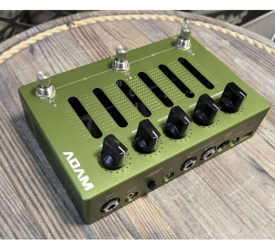 Darkglass Electronics Distorting Advanced Machine (ADAM) дисторшн для баса USED