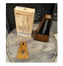 Wittner Pyramide 813M метроном, цвет коричневый, Германия USED