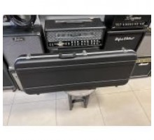Кейс универсальный для электрогитары типа Telecaster, Stratocaster, Superstrat USED