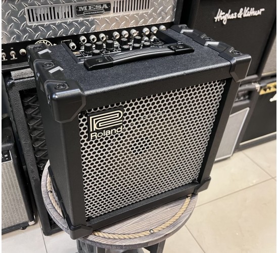 Roland CUBE-20XL электрогитарный комбоусилитель USED