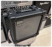 Roland CUBE-20XL электрогитарный комбоусилитель USED