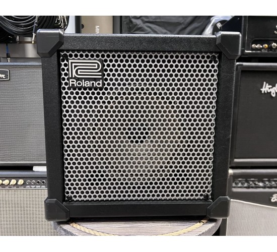 Roland CUBE-20XL электрогитарный комбоусилитель USED