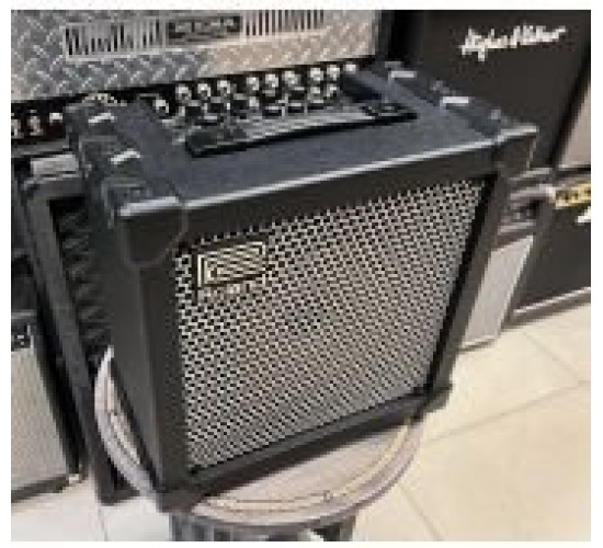 Roland CUBE-20XL электрогитарный комбоусилитель USED