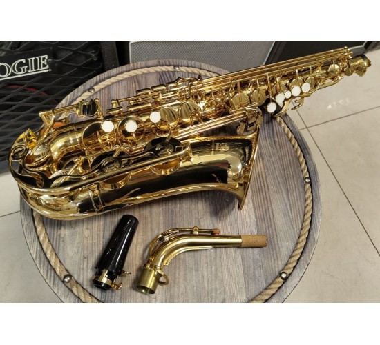 Yamaha YAS-280 альт-саксофон студенческий USED