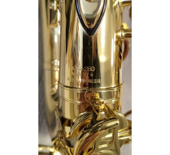 Yamaha YAS-280 альт-саксофон студенческий USED