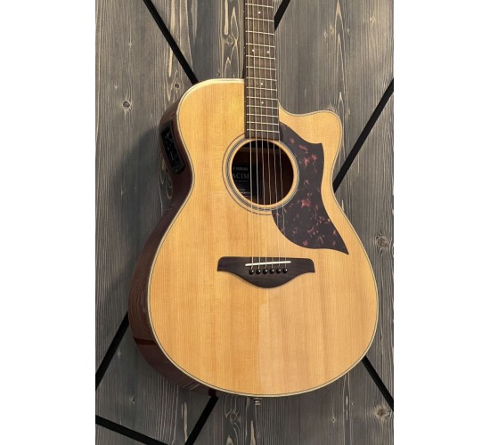 Yamaha AC1M электроакустическая гитара USED