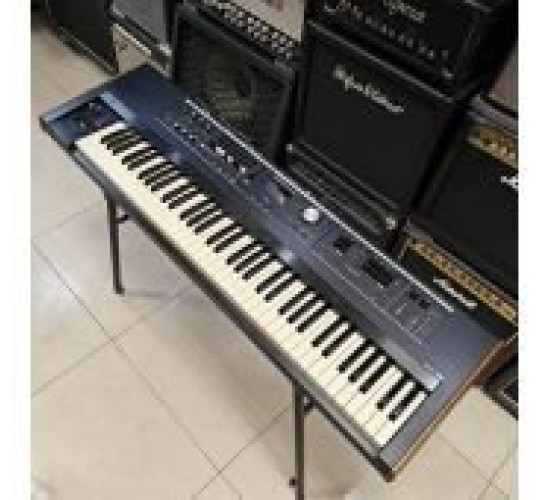 Roland VR-730 V-Combo Live Performance Keyboard синтезатор, 73 клавиши USED