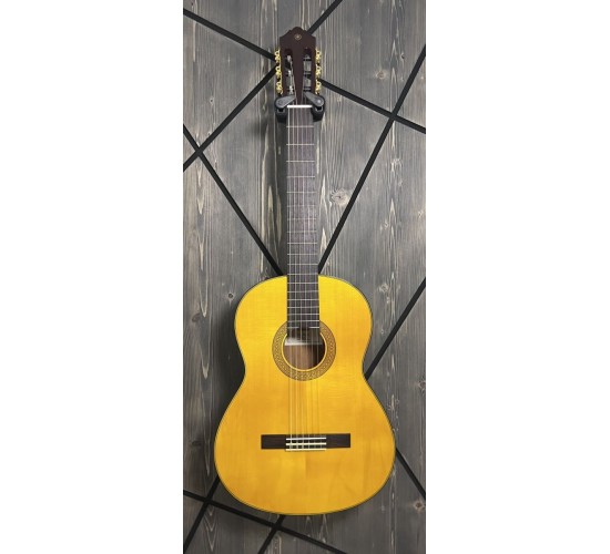 Yamaha CG142S классическая гитара USED