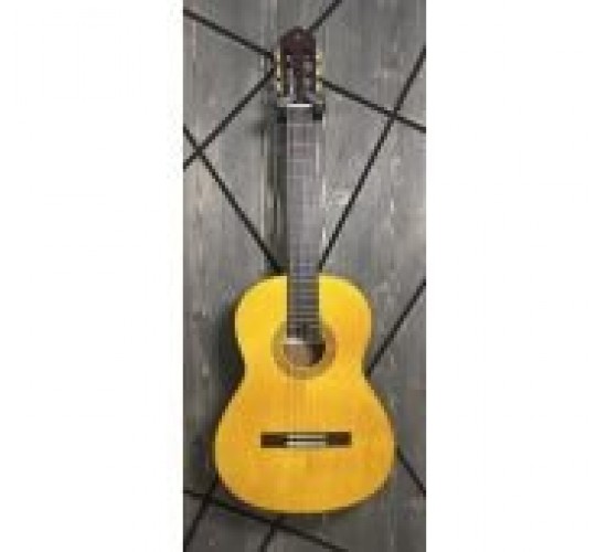 Yamaha CG142S классическая гитара USED