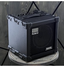 Roland CUBE-20XL Bass Комбоусилитель для бас-гитары, 20 Вт USED