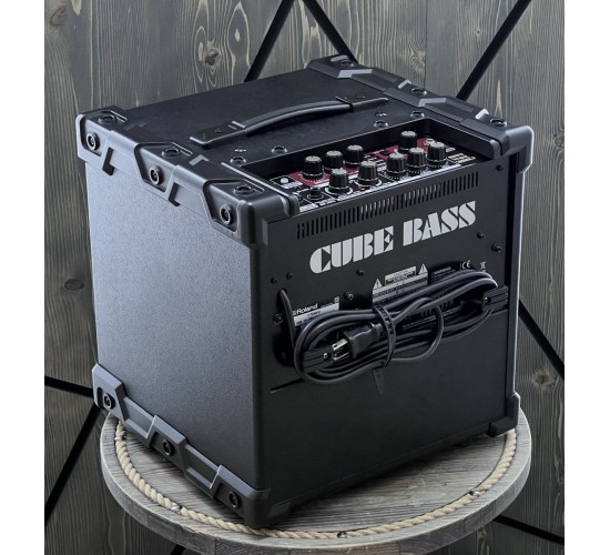 Roland CUBE-20XL Bass Комбоусилитель для бас-гитары, 20 Вт USED