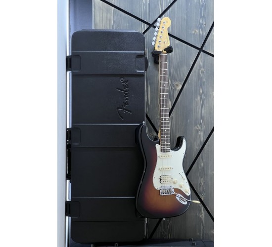 Fender American Standard Stratocaster HSS 3TS электрогитара, США 2012 USED