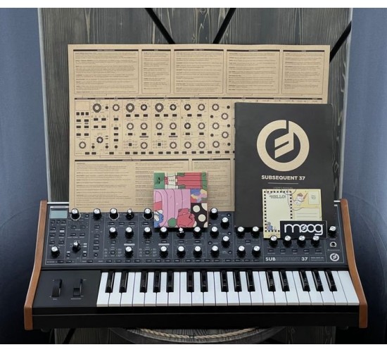 Moog Subsequent 37 Standard аналоговый синтезатор USED
