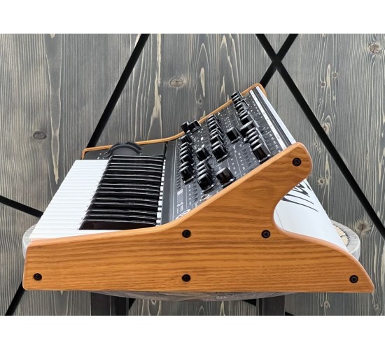 Moog Subsequent 37 Standard аналоговый синтезатор USED