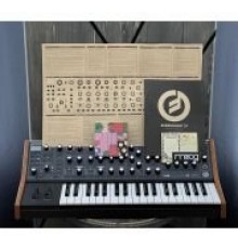Moog Subsequent 37 Standard аналоговый синтезатор USED