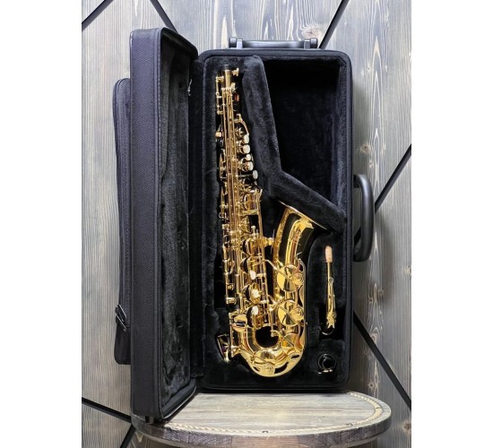 Yamaha YAS-280 альт-саксофон студенческий USED
