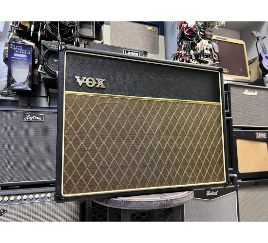 VOX AC30CC2X гитарный ламповый комбоусилитель USED