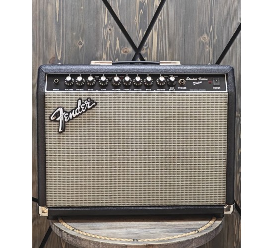 Fender SVD-20 Studio Valve Drive ламповый гитарный комбоусилитель USED