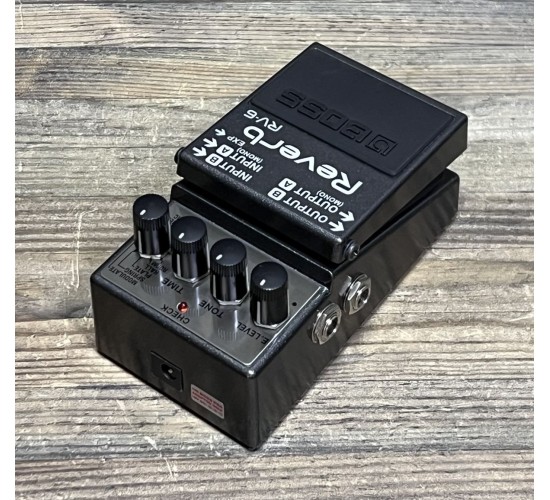 Boss RV-6 гитарная педаль ревербератор USED