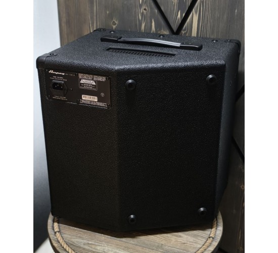 Ampeg BA-108 v2 басовый комбоусилитель, выставочный образец