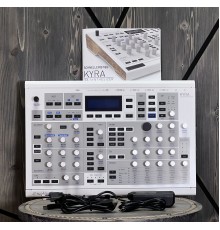 Waldorf Kyra настольный виртуально-аналоговый синтезатор USED