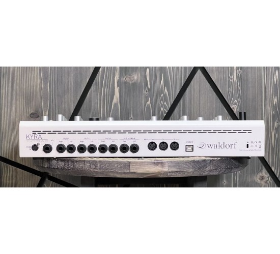 Waldorf Kyra настольный виртуально-аналоговый синтезатор USED