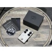 Darkglass Electronics Hyper Luminal Hybrid Аналоговый VCA басовый компрессор USED