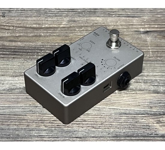 Darkglass Electronics Hyper Luminal Hybrid Аналоговый VCA басовый компрессор USED